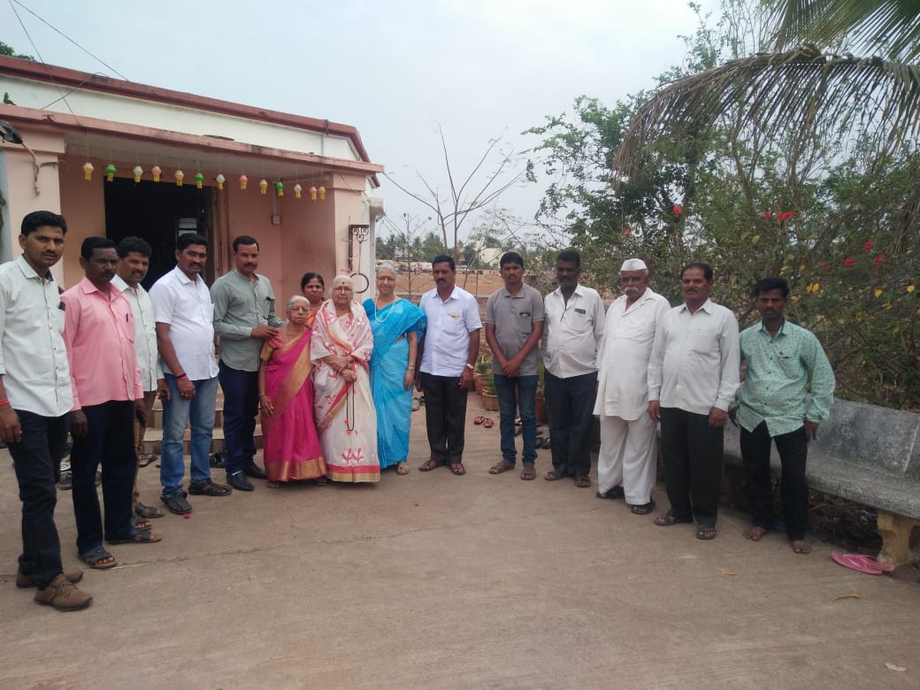 Fruit distribution photograph